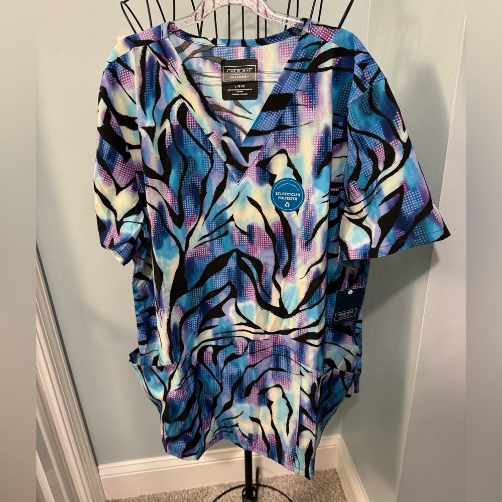 New Cherokee Wild Abstract Women V neck Scrub Top Large L Ladies CK 662 Black